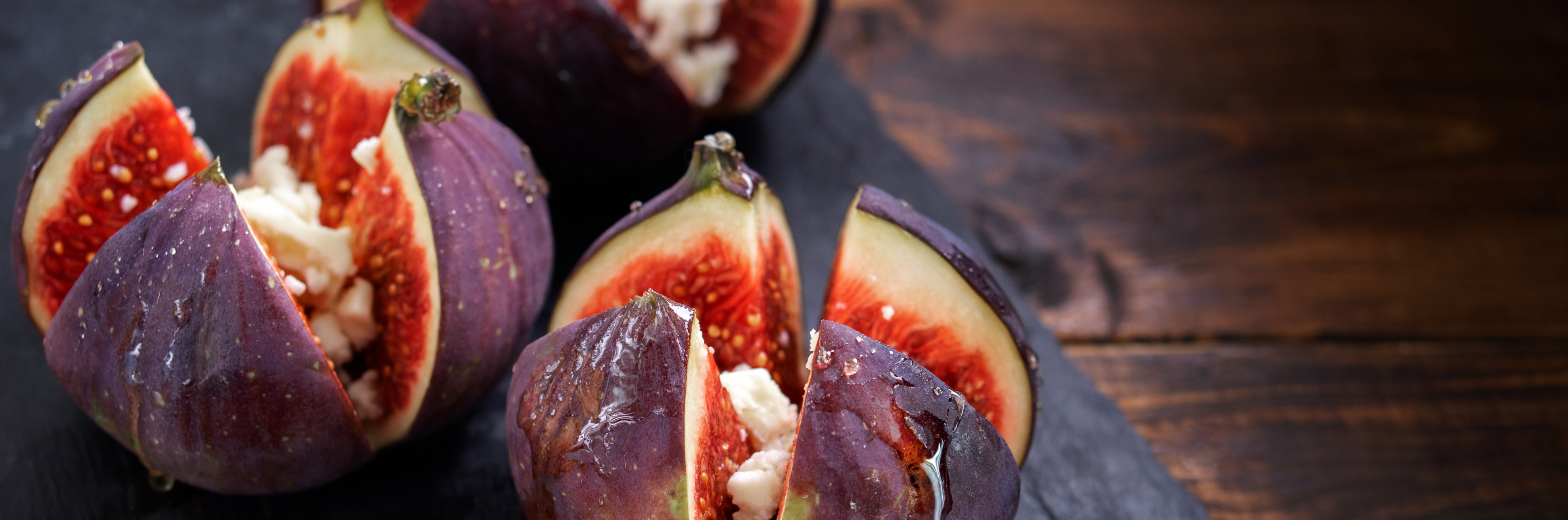 Figs With Yoghurt, Toasted Walnuts and Honey